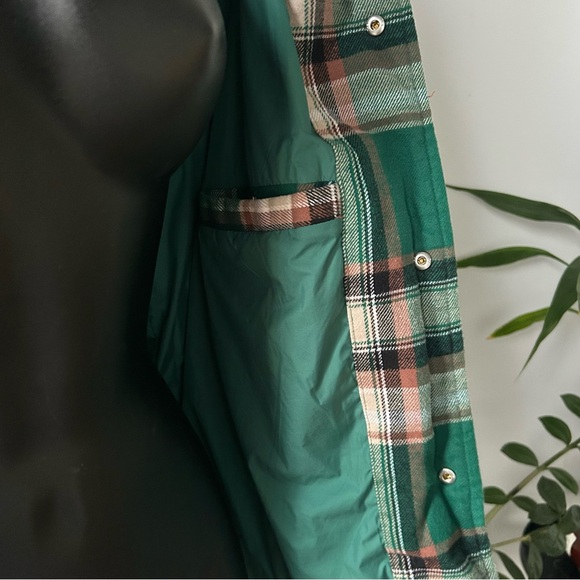 TNA Coach of the Year gorgeous Green Plaid oversized puffer Jacket size S - Picture 3 of 9